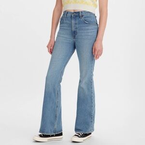 Levi’s 70’s High Flare Jeans in Blue Medium Wash Size 29 Frayed Hems